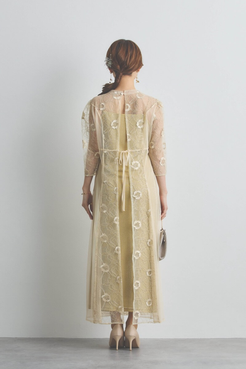 イエローのシャイニーコードレースドレス