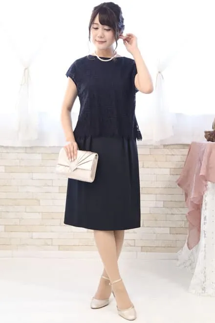 ネイビーのレーストップスセパレートドレス