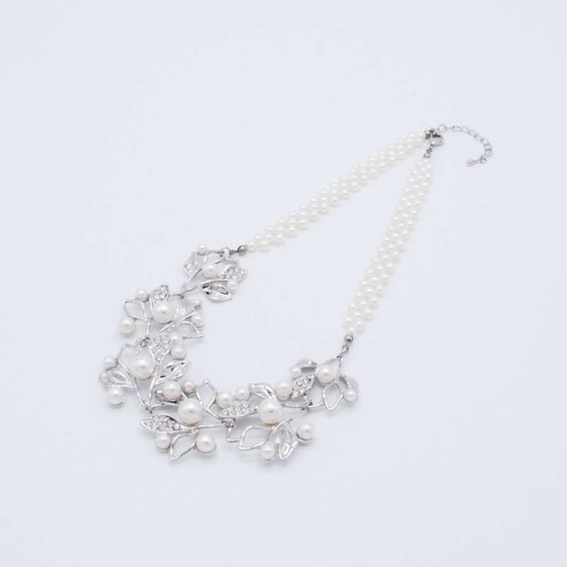 リーフモチーフネックレス