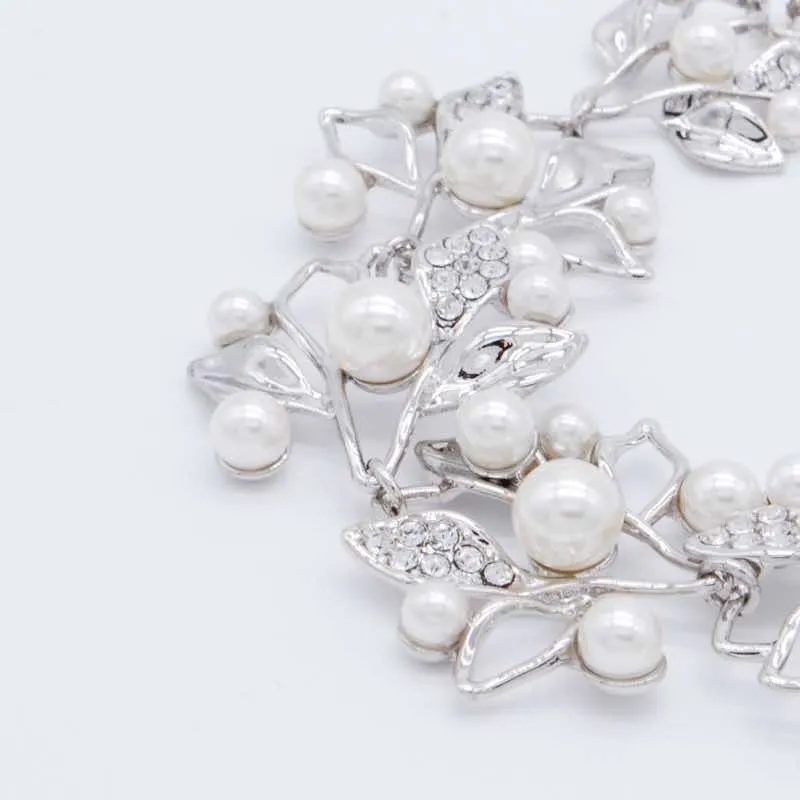 リーフモチーフネックレス