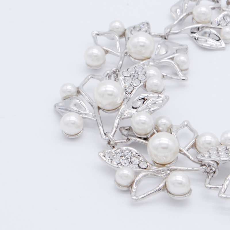 リーフモチーフネックレス