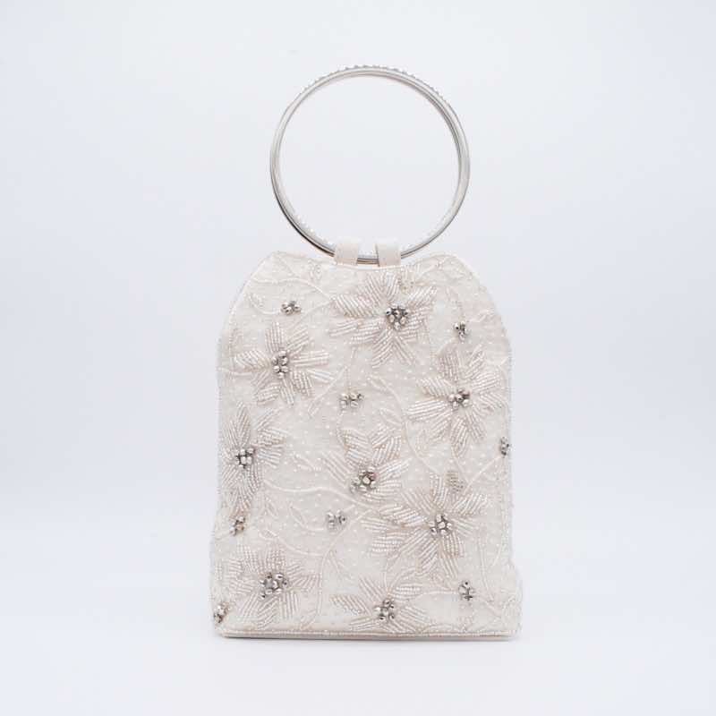 オフホワイトのフラワー刺繍のミニポシェット