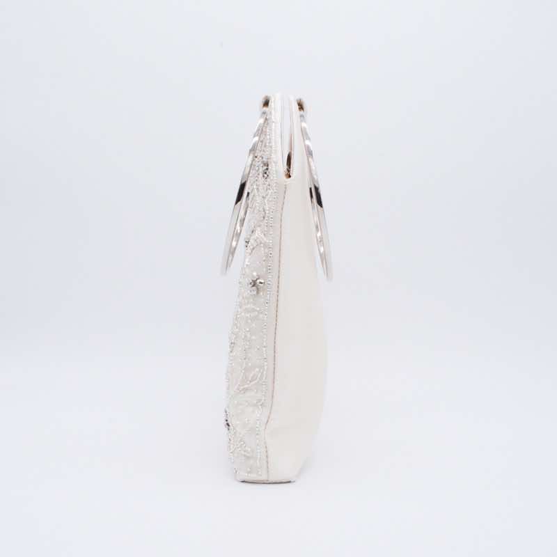 オフホワイトのフラワー刺繍のミニポシェット