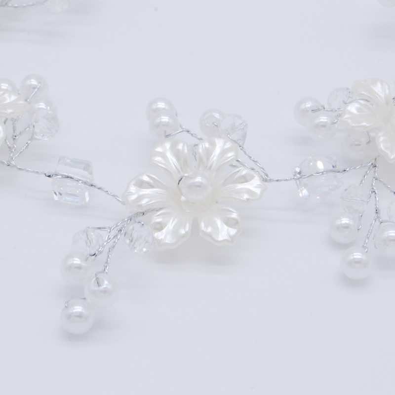 ホワイトフラワーのヘッドドレス