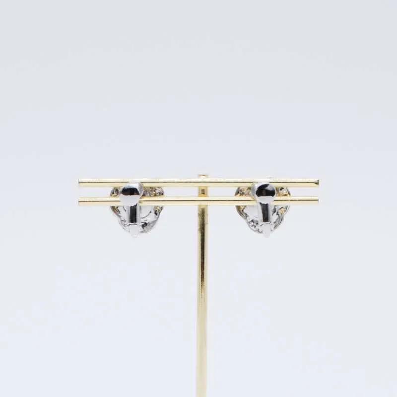 フラワーモチーフの一粒イヤリング