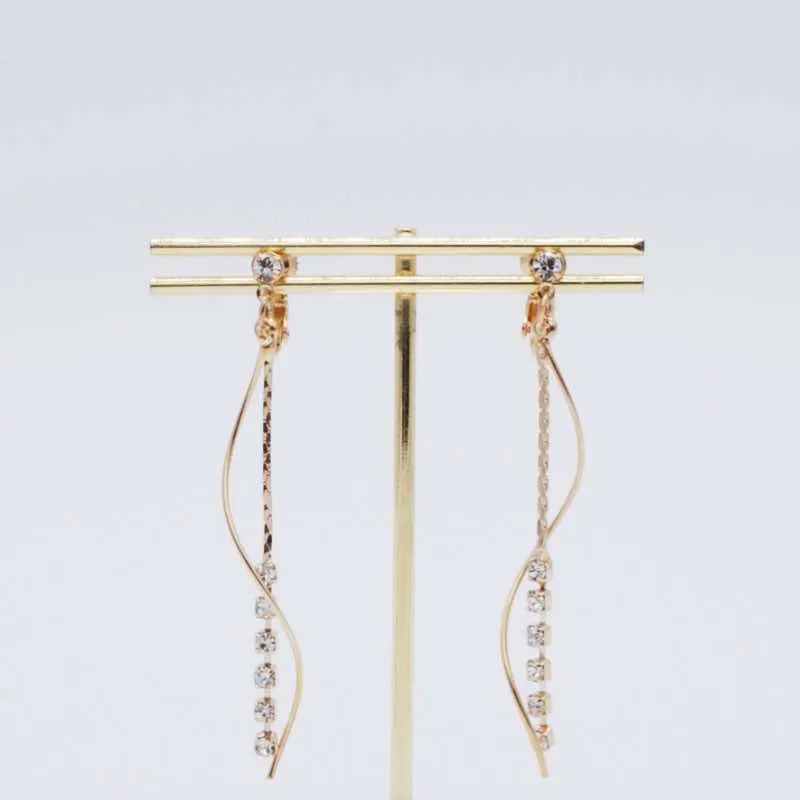 ゴールド×ストーンのロングイヤリング