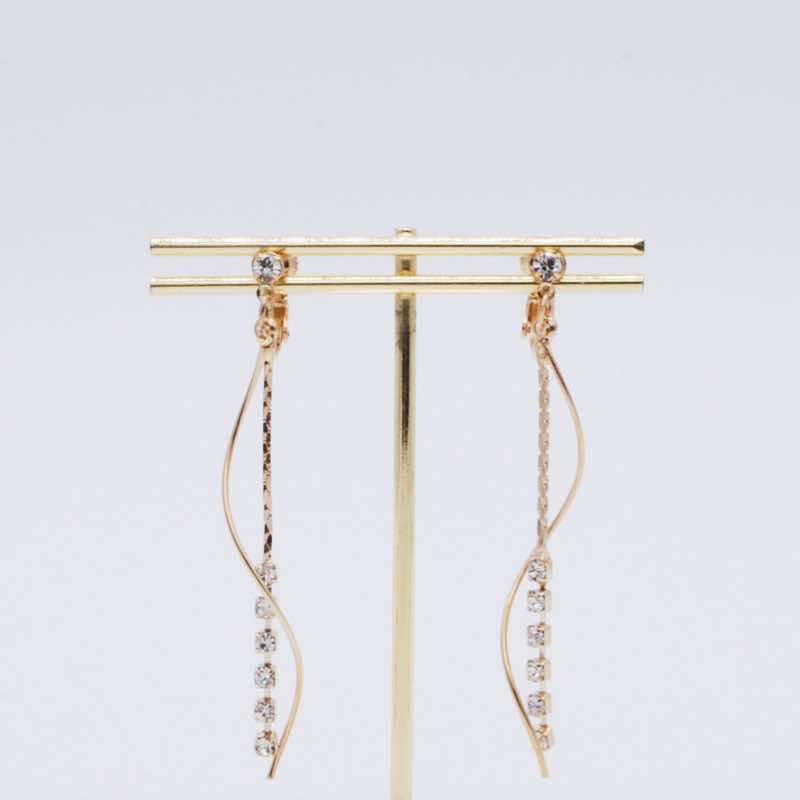 ゴールド×ストーンのロングイヤリング