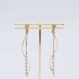 ゴールド×ストーンのロングイヤリング