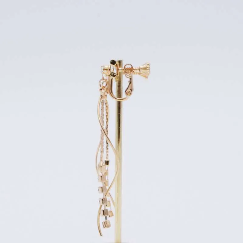 ゴールド×ストーンのロングイヤリング