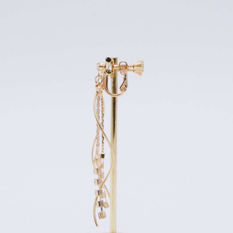 ゴールド×ストーンのロングイヤリング