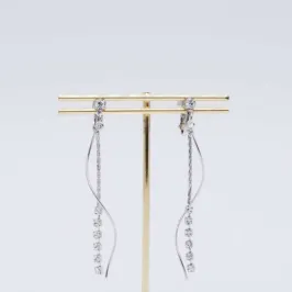 シルバー?ストーンのロングイヤリング