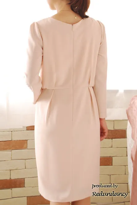 ピンクのウエストギャザータイトスカートワンピース