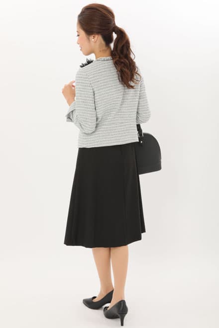 ブラックのフリンジ付きセレモニースーツセット