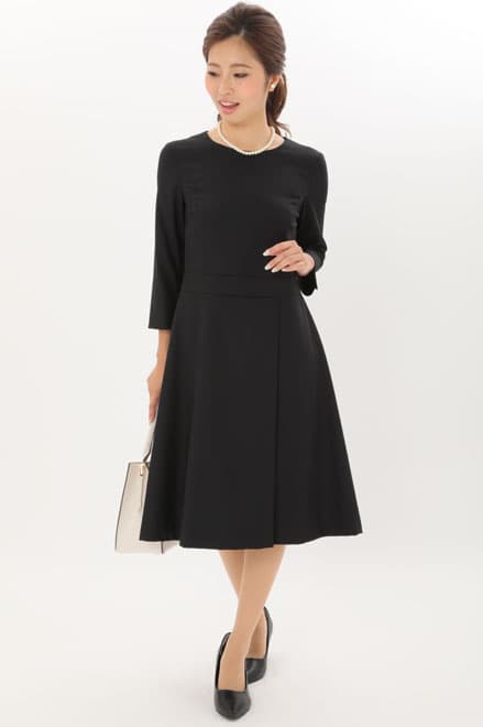 ブラックのフリンジ付きセレモニースーツセット