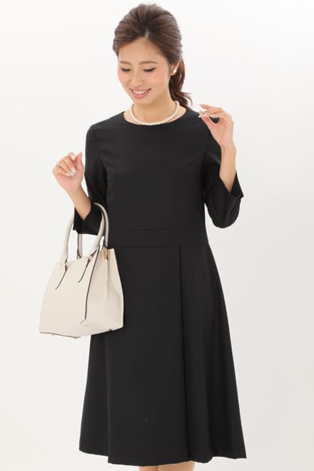 ブラックのフリンジ付きセレモニースーツセット