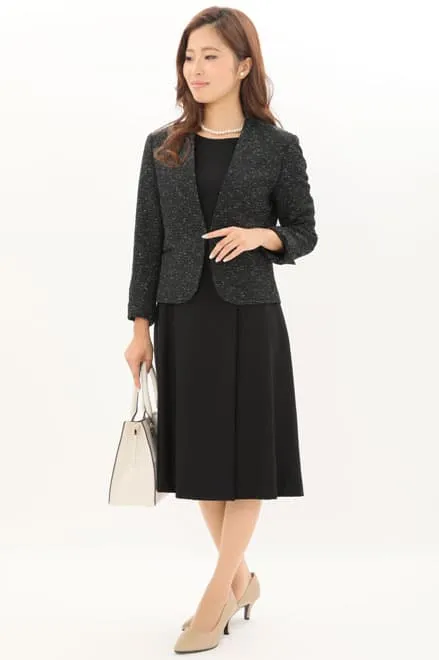 ブラックの七分袖ノーカラーツイードセレモニースーツセット