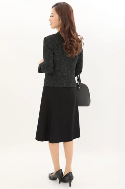 ブラックの七分袖ノーカラーツイードセレモニースーツセット