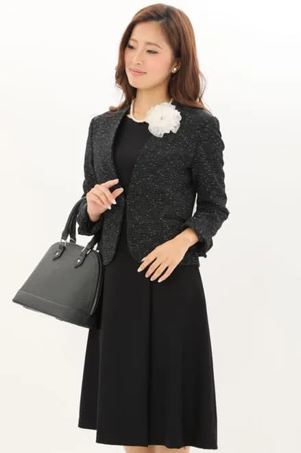 ブラックの七分袖ノーカラーツイードセレモニースーツセット