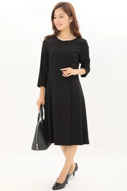 ブラックの七分袖ノーカラーツイードセレモニースーツセット