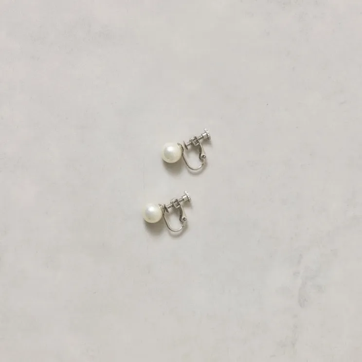 1粒パールイヤリング(8mm)