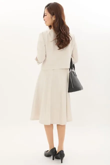 ライトベージュのシャンタンセレモニースーツセット