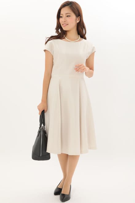 ライトベージュのシャンタンセレモニースーツセット