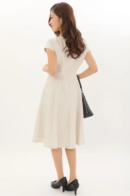 ライトベージュのシャンタンセレモニースーツセット