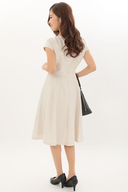 ライトベージュのシャンタンセレモニースーツセット