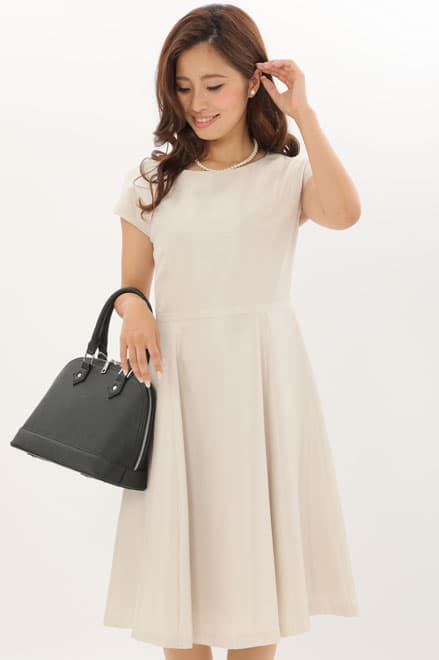 ライトベージュのシャンタンセレモニースーツセット