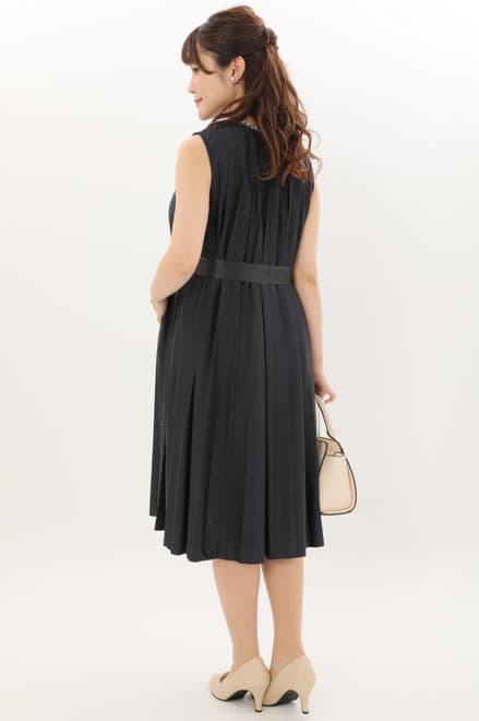 ネイビーのノースリーブプリーツセレモニースーツセット