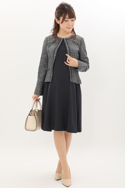 ネイビーの授乳口付きAラインセレモニースーツセット