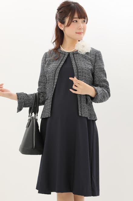 ネイビーの授乳口付きAラインセレモニースーツセット