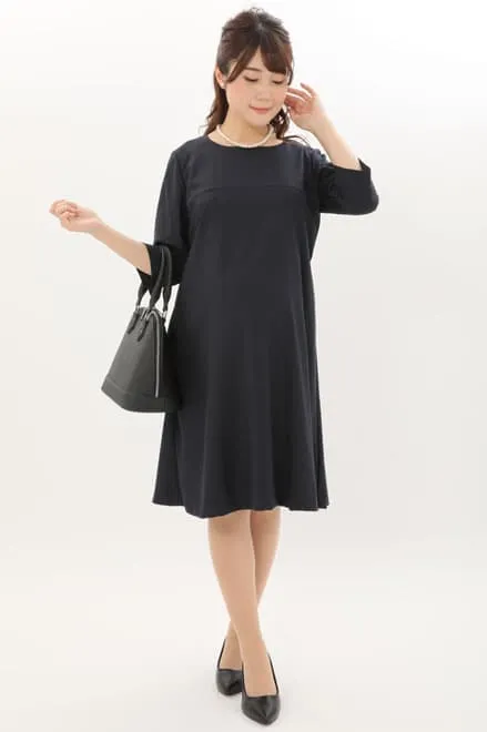 ネイビーの授乳口付きAラインセレモニースーツセット