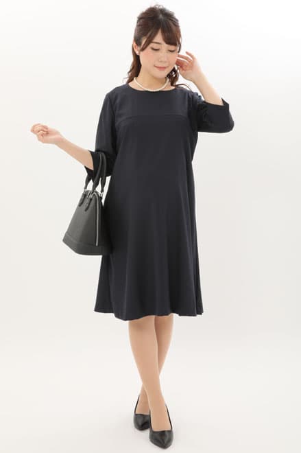 ネイビーの授乳口付きAラインセレモニースーツセット