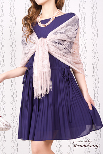 サーモンピンクのロングネックレス