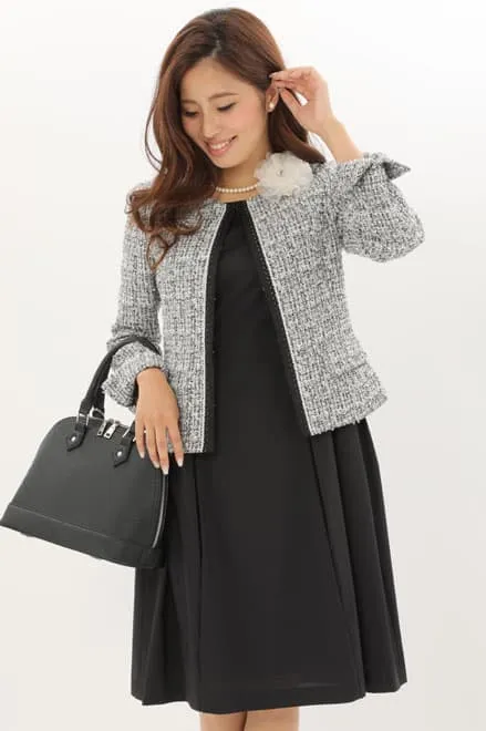 ブラックの半袖ノーカラーツイードセレモニースーツセット