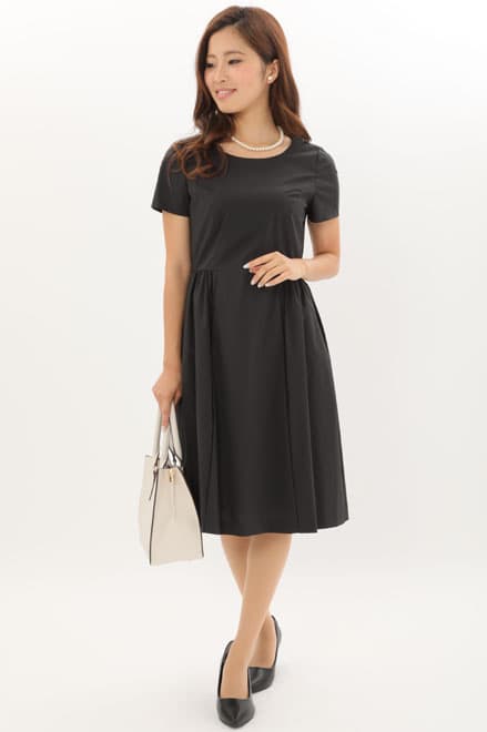 ブラックの半袖ノーカラーツイードセレモニースーツセット