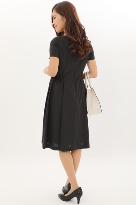 ブラックの半袖ノーカラーツイードセレモニースーツセット