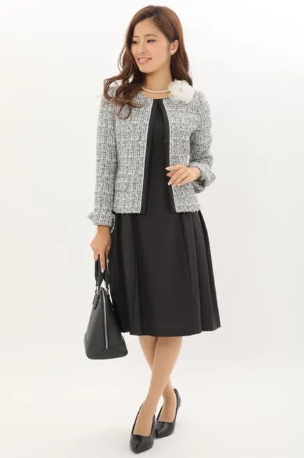 ブラックの半袖ノーカラーツイードセレモニースーツセット