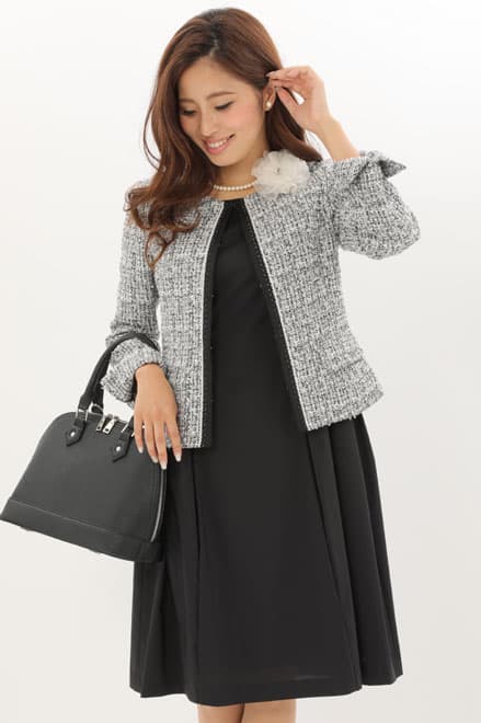 ブラックの半袖ノーカラーツイードセレモニースーツセット