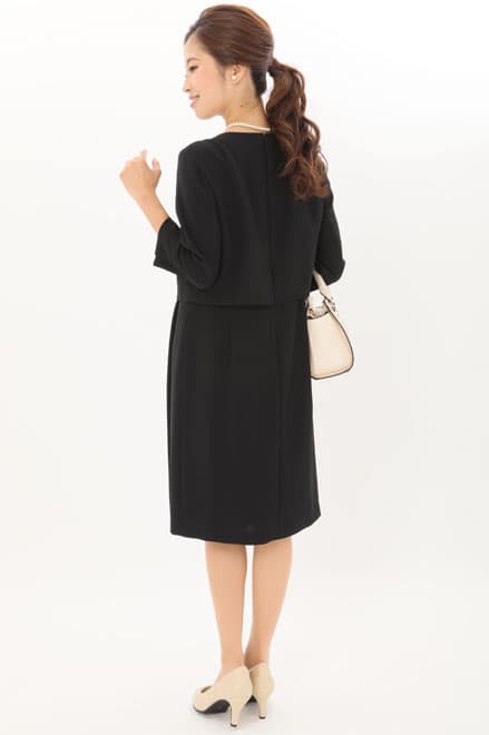 ブラックの七分袖インバーテッドタックセレモニースーツセット