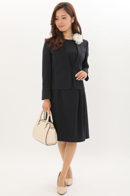 ネイビーの七分袖インバーテッドタックセレモニースーツセット