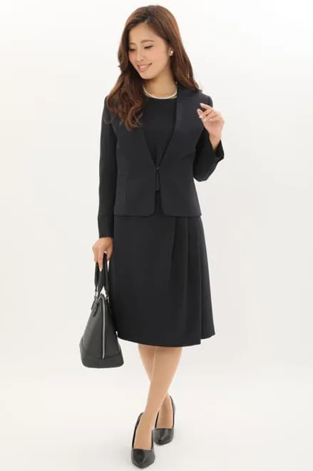 ネイビーの七分袖インバーテッドタックセレモニースーツセット