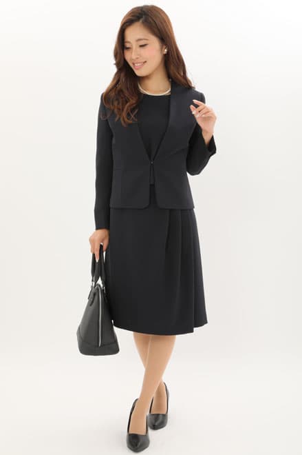 ネイビーの七分袖インバーテッドタックセレモニースーツセット