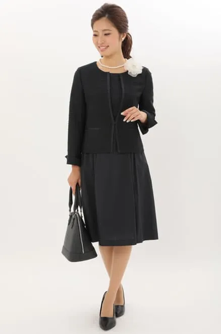 ネイビーのタックフレアセレモニースーツセット