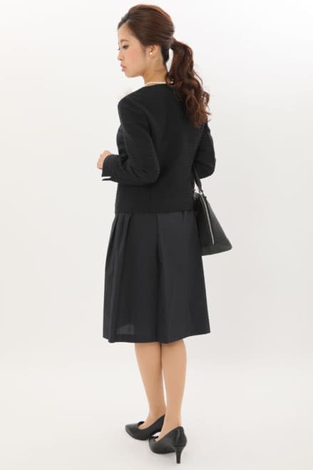 ネイビーのタックフレアセレモニースーツセット