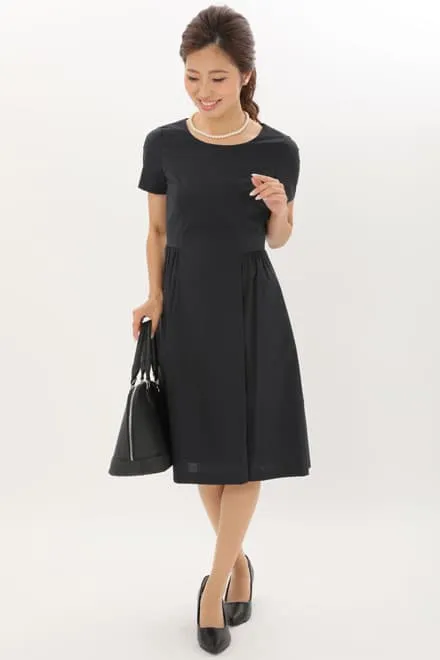 ネイビーのタックフレアセレモニースーツセット