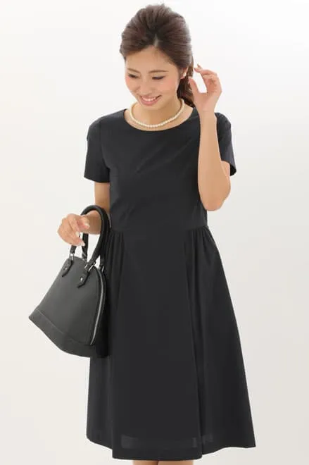 ネイビーのタックフレアセレモニースーツセット