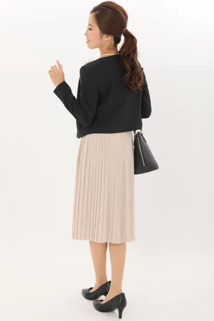 ピンクのプリーツミディ丈セレモニースーツセット