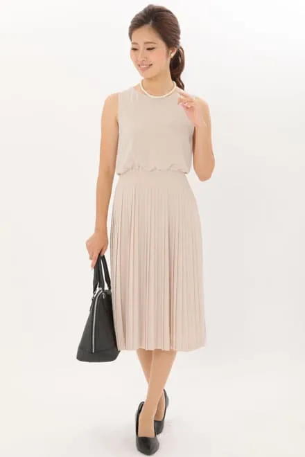 ピンクのプリーツミディ丈セレモニースーツセット